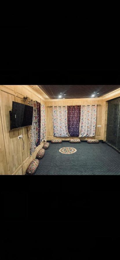 Hotel Poshwan غولمارغ المظهر الخارجي الصورة